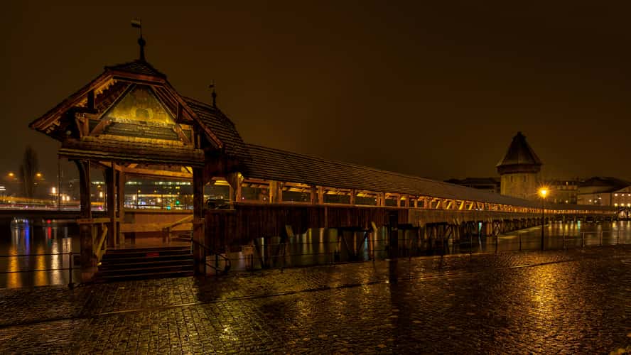 (Kapellbrücke) Chapel Bridge in Lucerne
