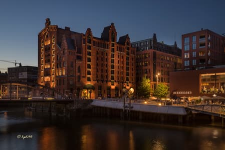 Hamburg - Elbarkaden und Internationales Maritimes Museum