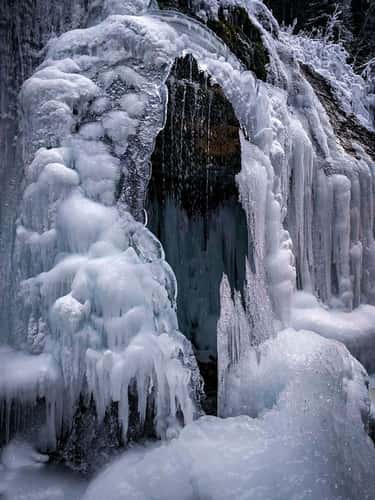 Maligne Canyon