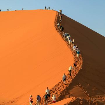 Sonnenaufgangswanderung, Namibia