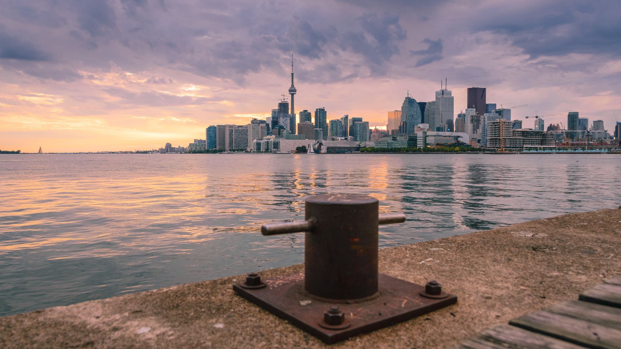 Toronto Polson Pier, Canada