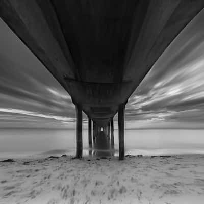 Brighton Jetty and Statue of Life savers, Australia