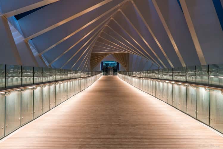 On the Twisted Bridge, Dubai