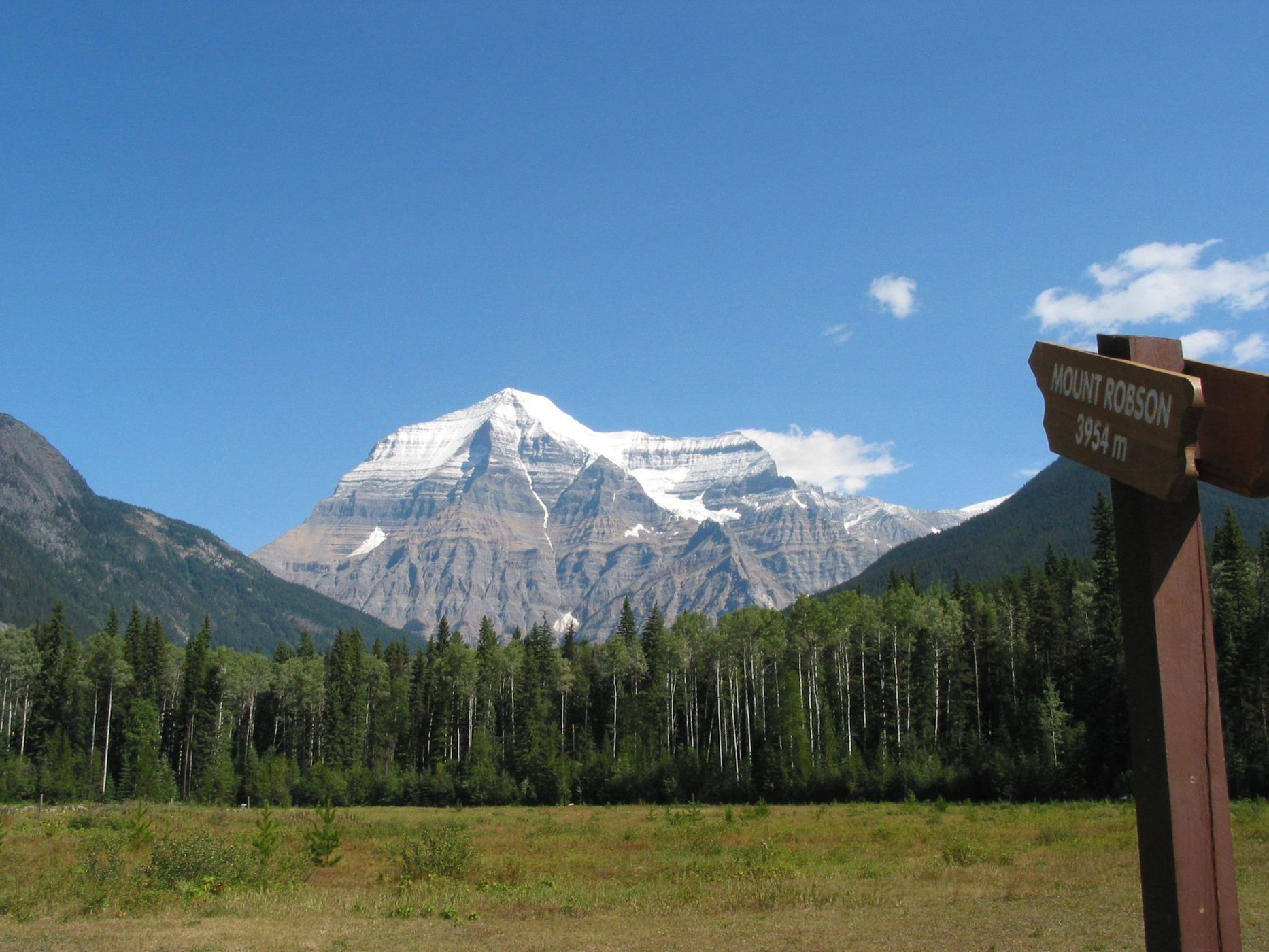 Mount Robson Binocullars, Canada