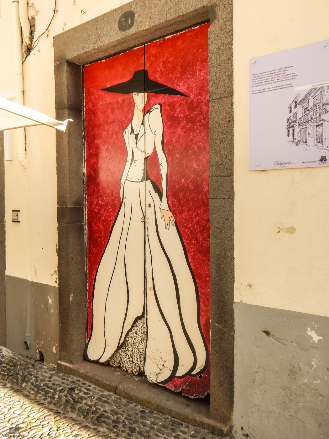 painted doors, Portugal