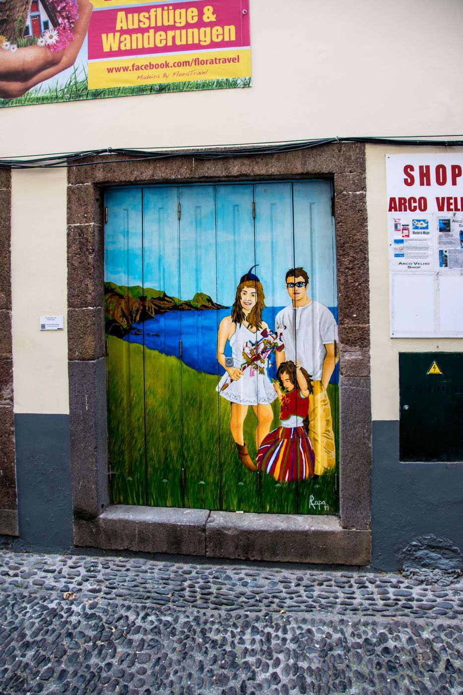 painted doors, Portugal