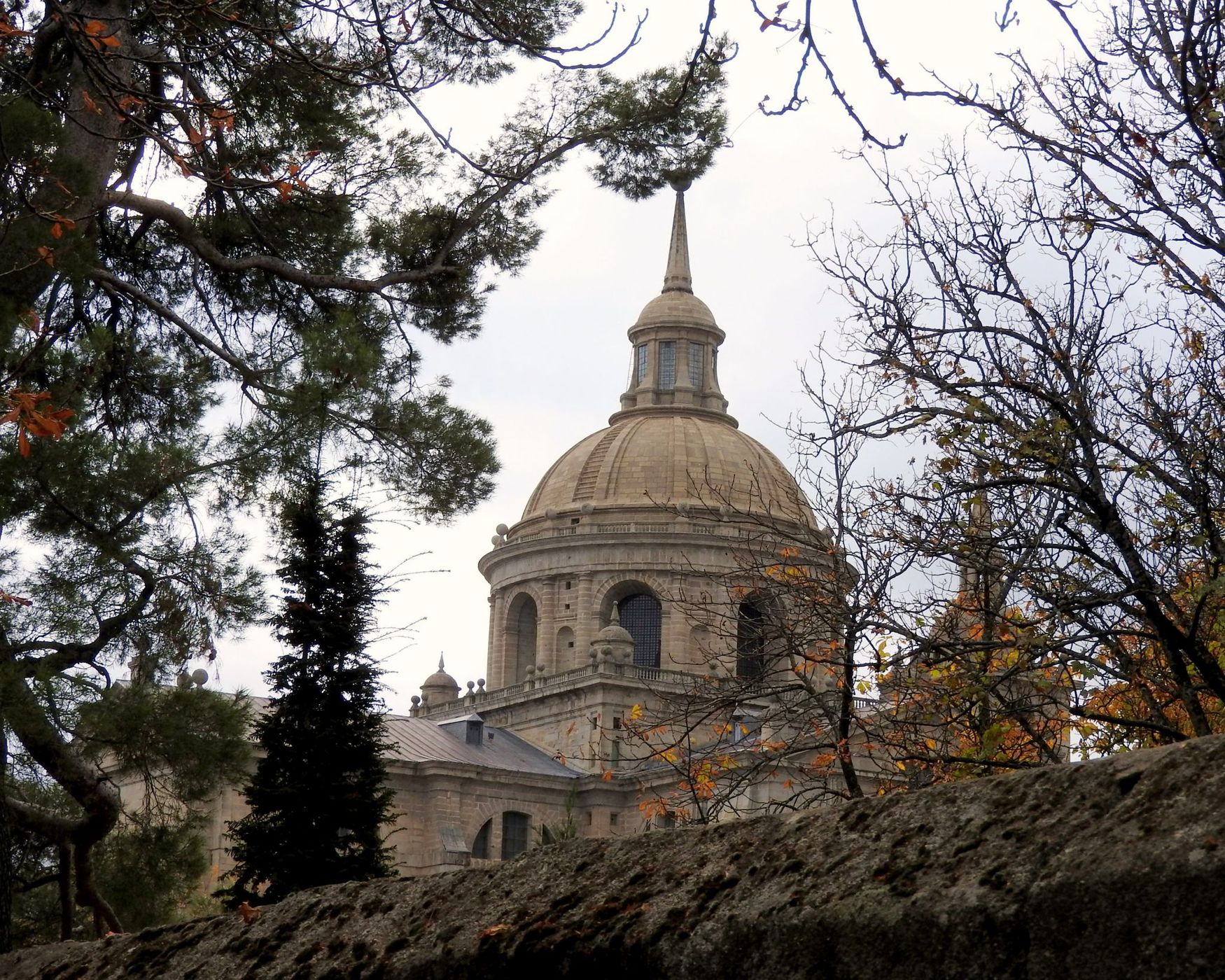 Approach to Basílica Monasterio San Lorenzo Escorial, Spain