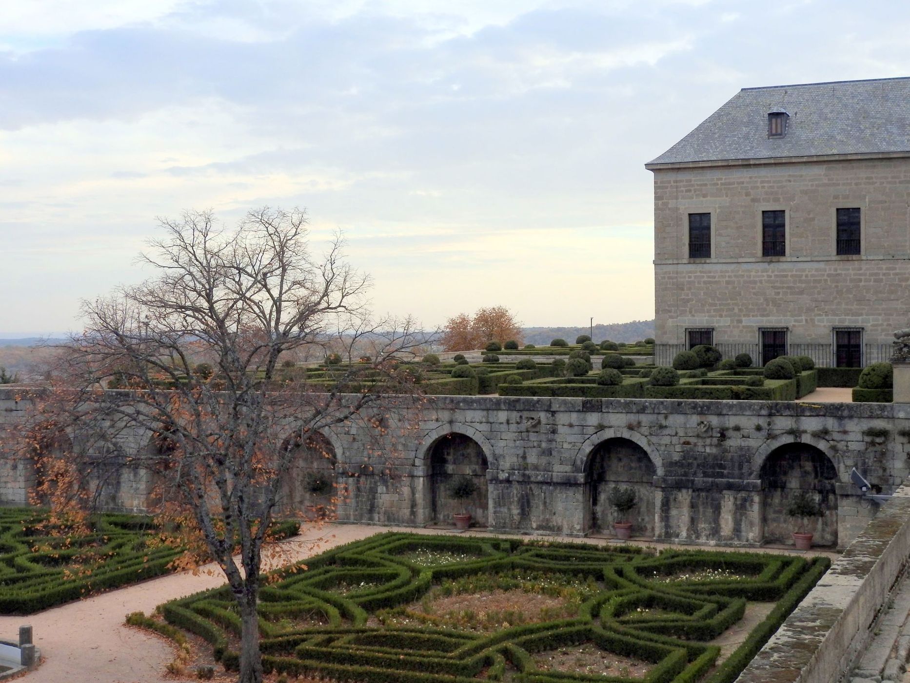 Approach to Basílica Monasterio San Lorenzo Escorial, Spain