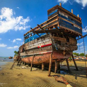 Boat maintenance  Stone Town Zanzibar, Tanzania