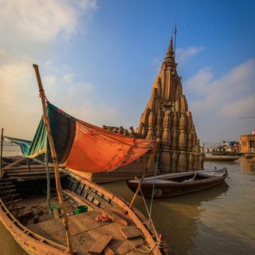 boat & Monument on Ganges, India