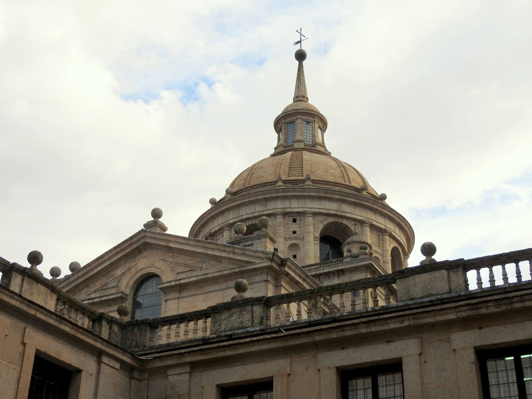 Courtyard of Basílica Monasterio San Lorenzo  Escorial, Spain