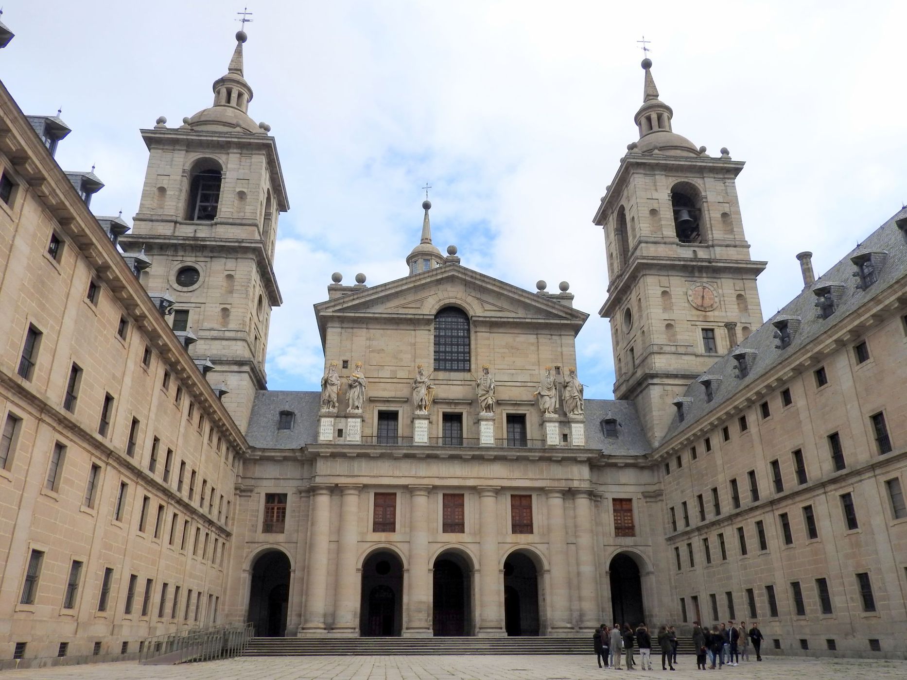 Courtyard of Basílica Monasterio San Lorenzo  Escorial, Spain