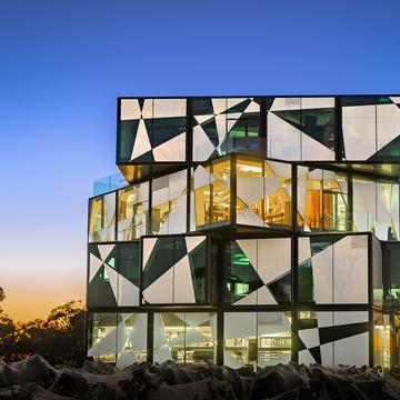 d'Arenberg Cube, Australia