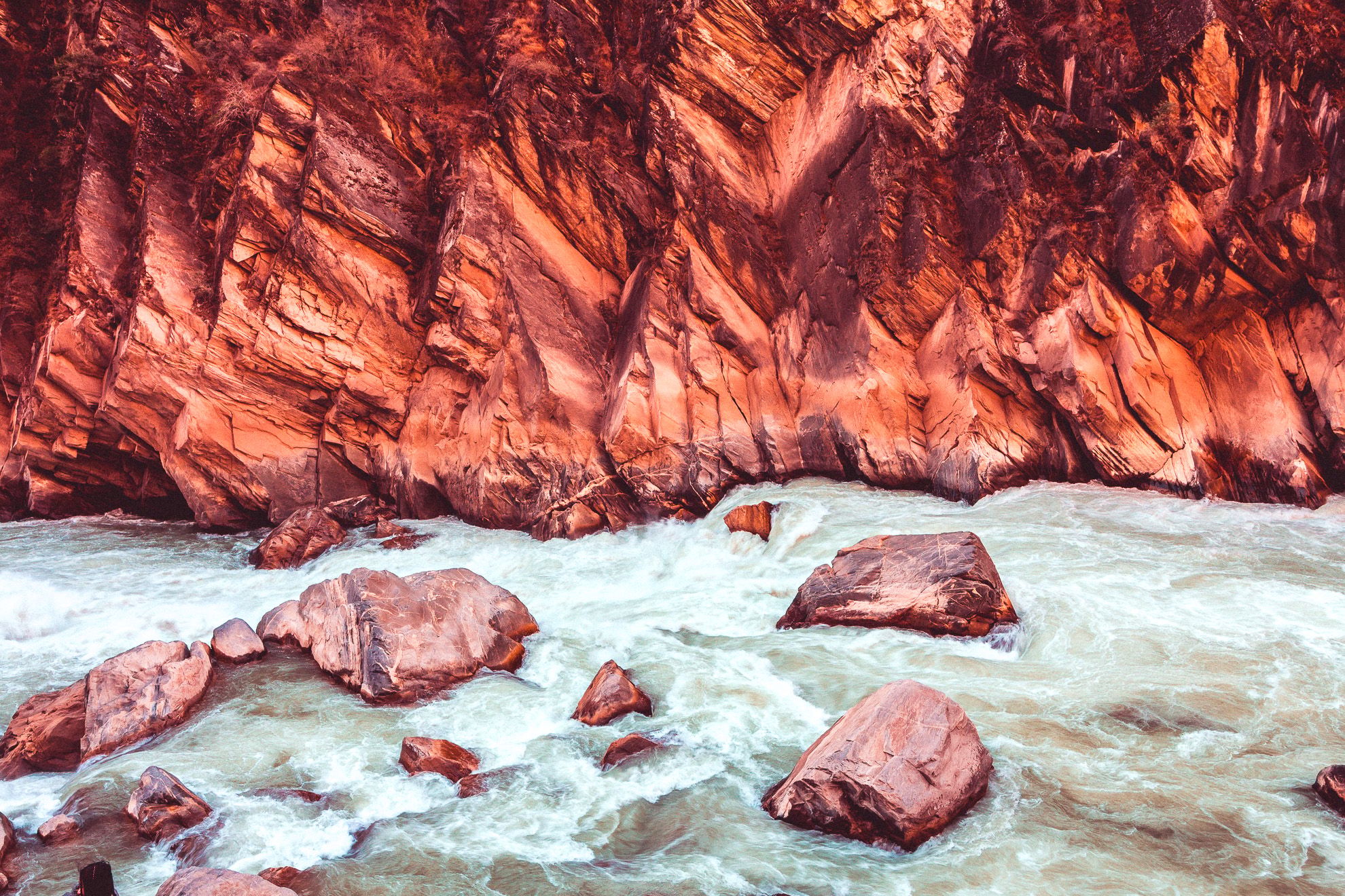Along the Tiger leaping gorge, China