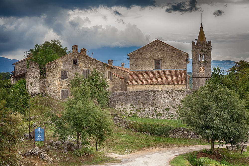 Hum - the smallest city in the world, Croatia