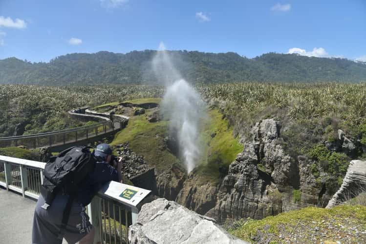 Punakaiki / Pancake Rocks blow holes