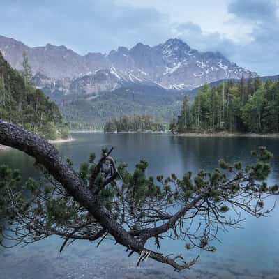 Eibsee mit der Zugspitze, Germany