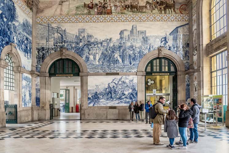 São Bento railway station
