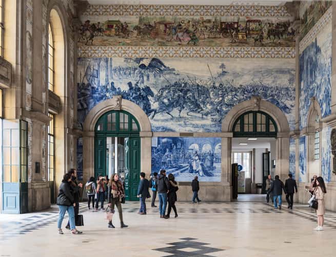 São Bento railway station