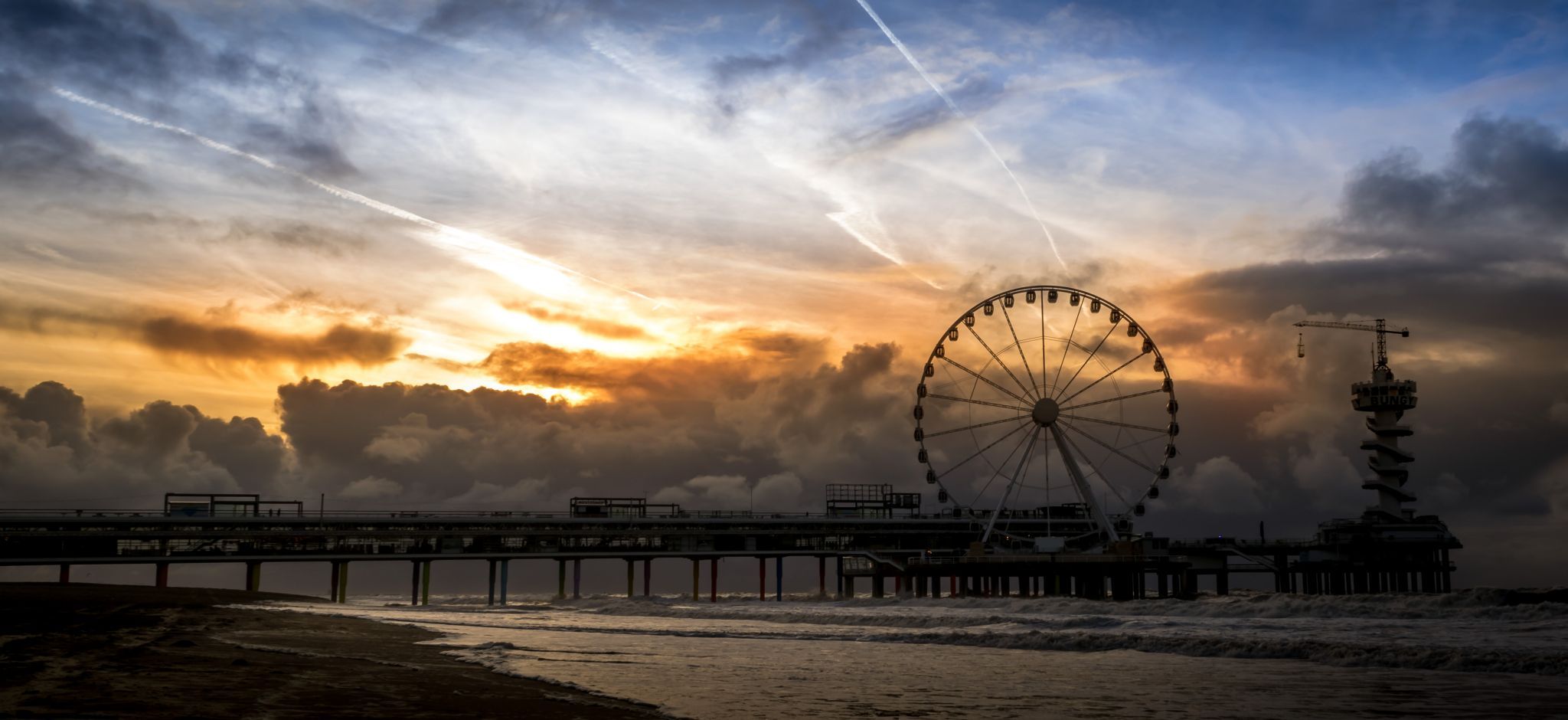 Sunset de Pier, Netherlands
