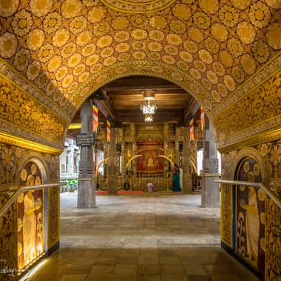 Temple of the Sacred Tooth Relic Altar Kandy, Sri Lanka