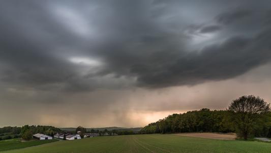 thunderstorm arrives at Kreisch, Sauerland