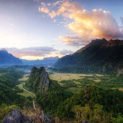 Vang Vieng, Lao