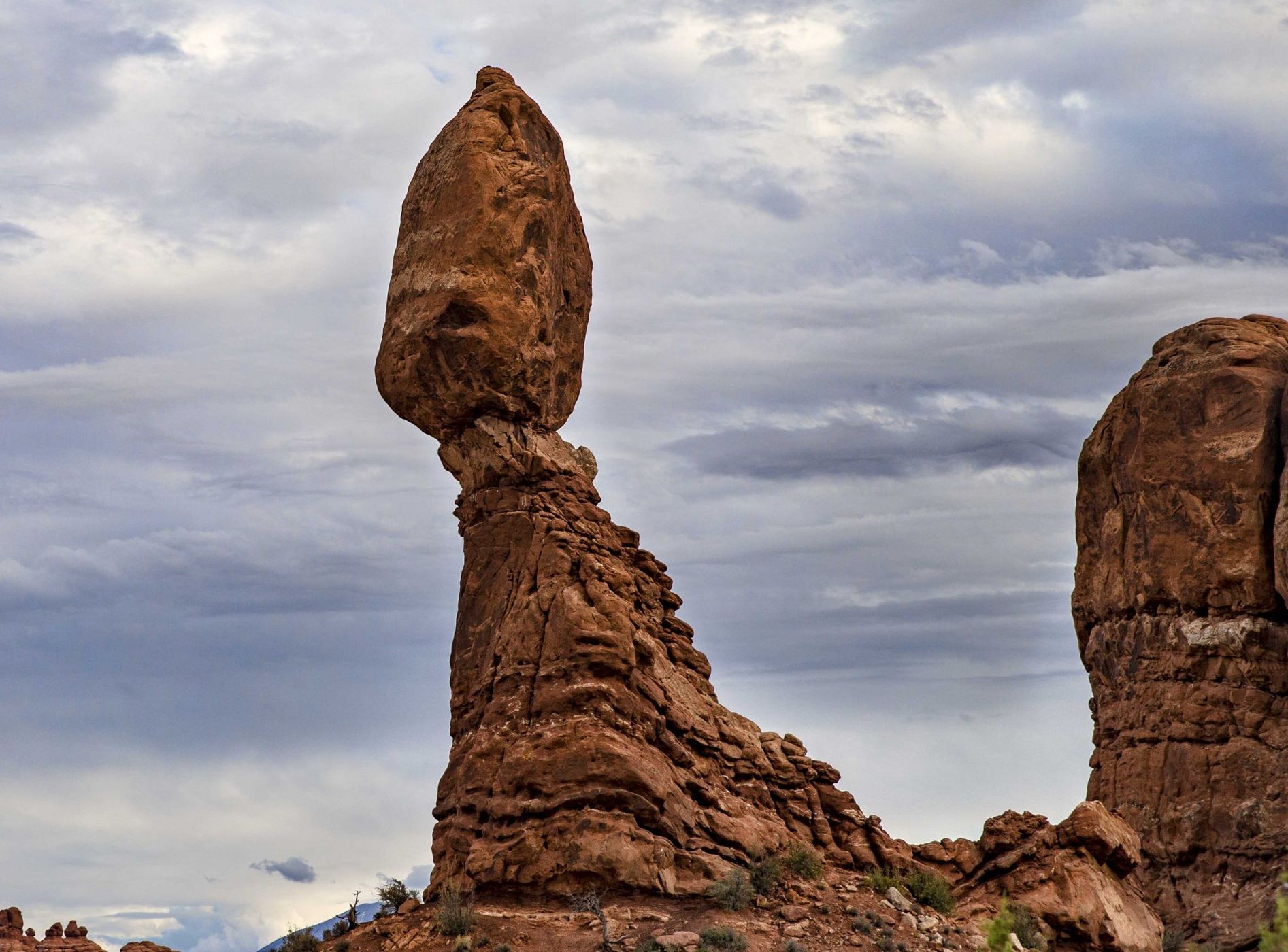 Balanced Rock, Arches National Park, Utah, USA