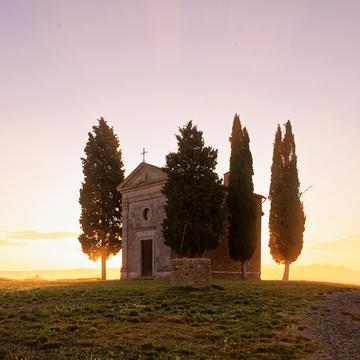 Cappella Madonna di Vitaleta at sunrise, Italy
