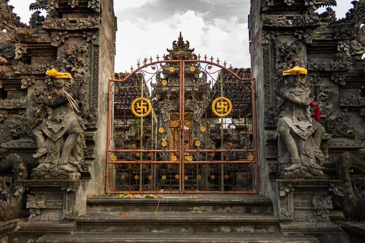 Hindu temple Pura Segara Lovina Beach