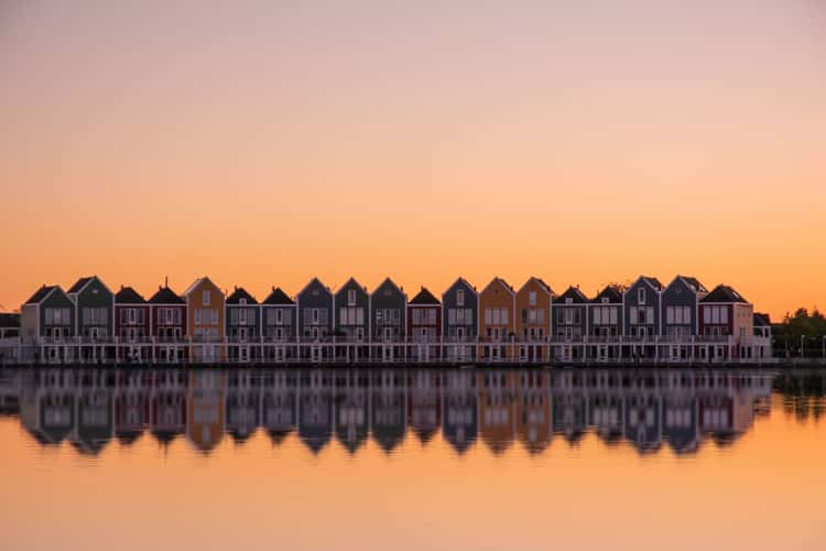 Houten rainbow houses