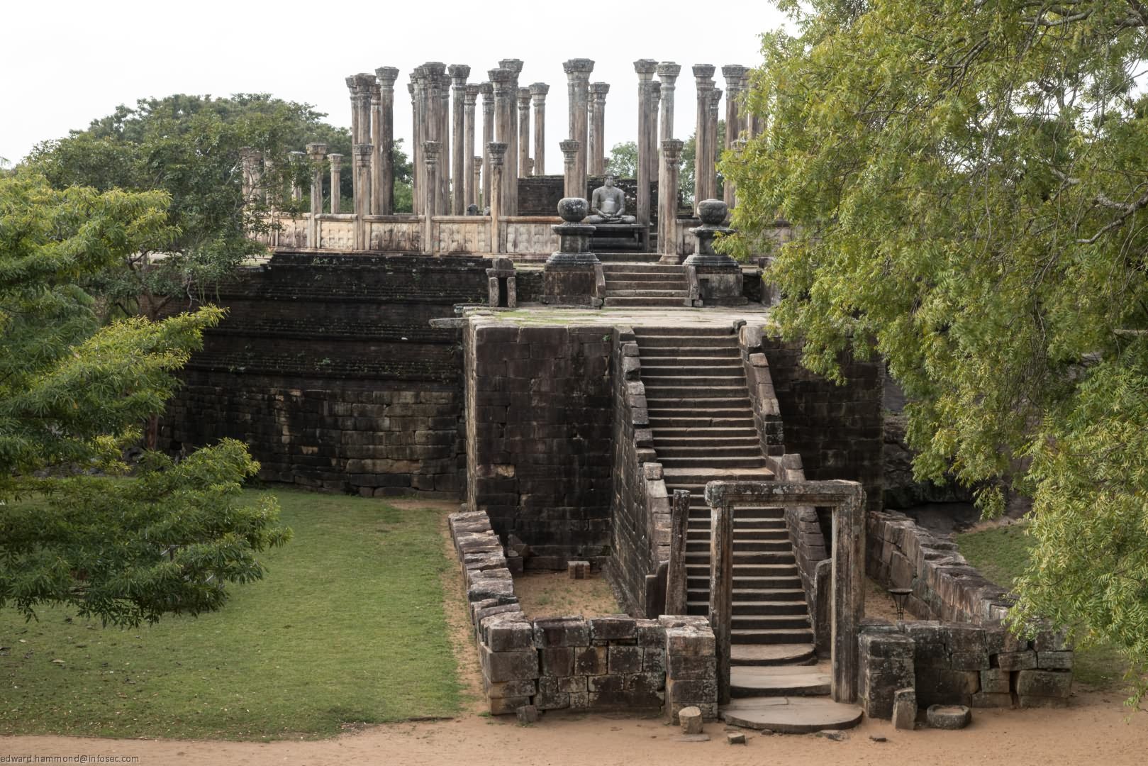 Medirigiriya Vatadage, Sri Lanka