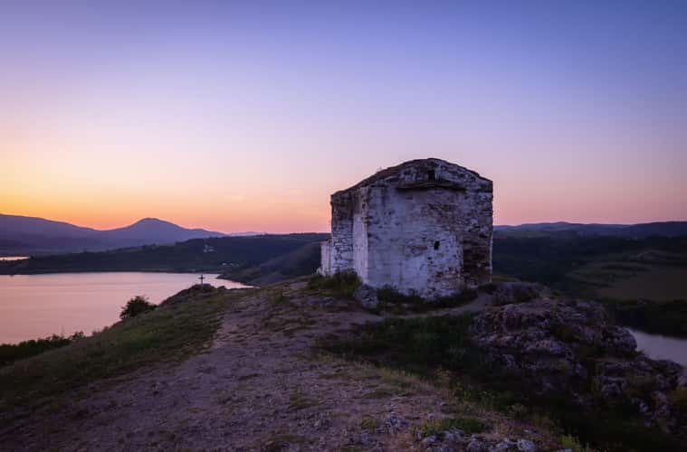 Saint Joan Letni Church,Pchelina lake