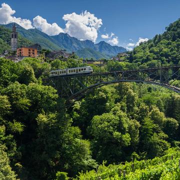 Bahnbrücke Intragna, Switzerland