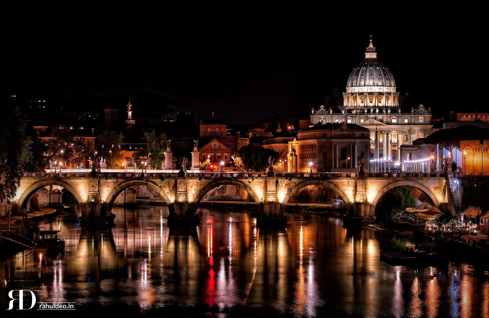 Basilica di San Pietro from Ponte Umberto I, Italy