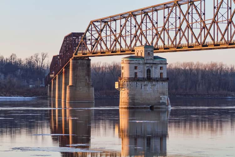 Chain of Rocks Bridge