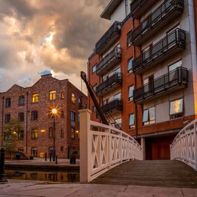 Piccadilly Village, United Kingdom