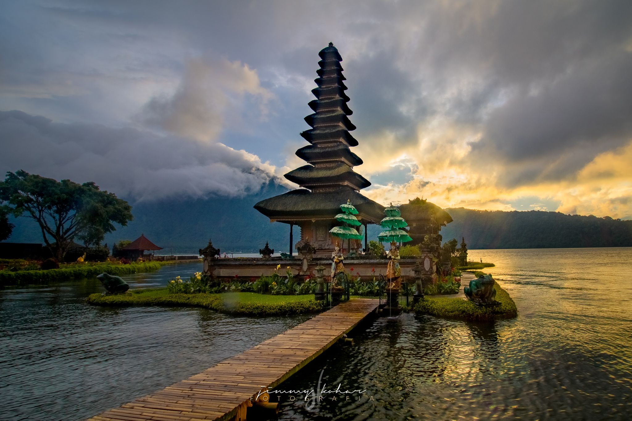 Ulun Dani Beratan Temple, Indonesia