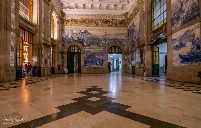 São Bento railway station