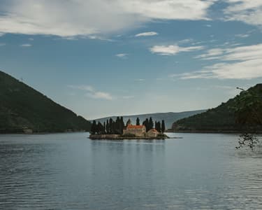 Sveti Dorde, Perst