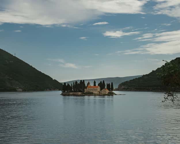 Sveti Dorde, Perst