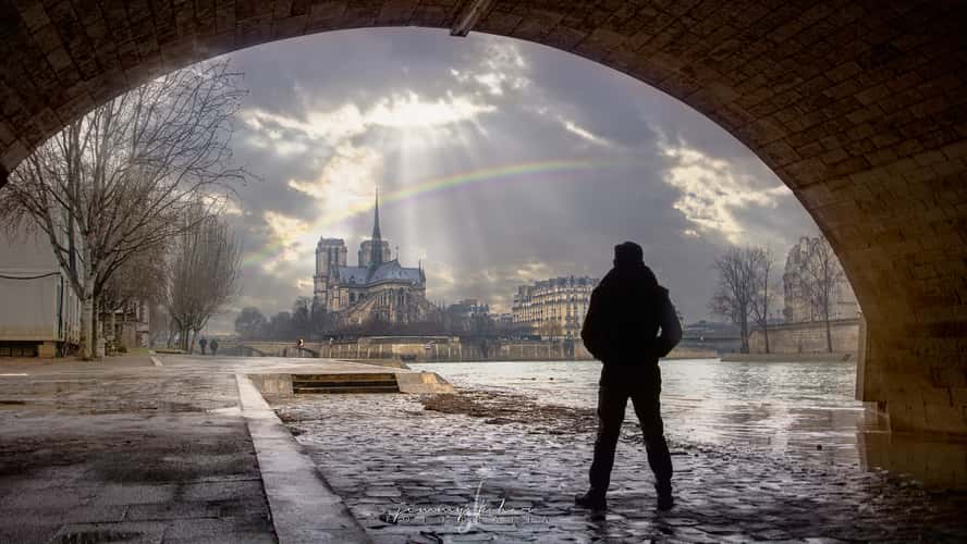 Tunnel into Notre Dame de Paris