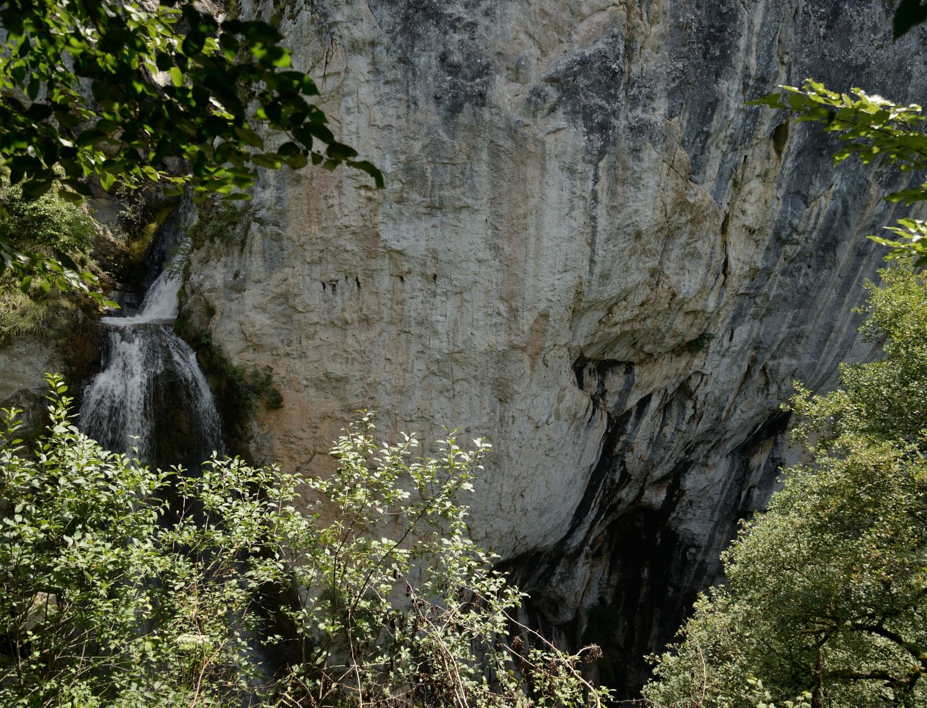 Vanatarile Ponorului waterfall, Romania