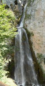 Vanatarile Ponorului waterfall