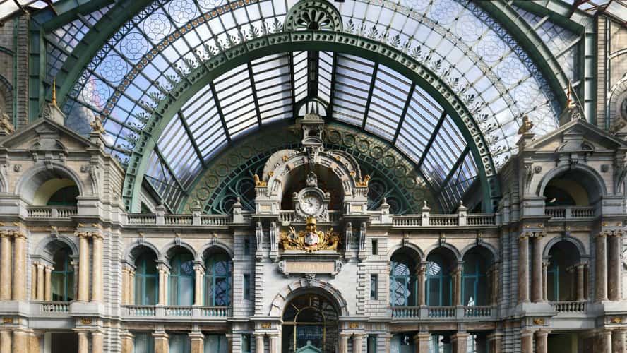 Entrance hall from the Central Station of Antwerp