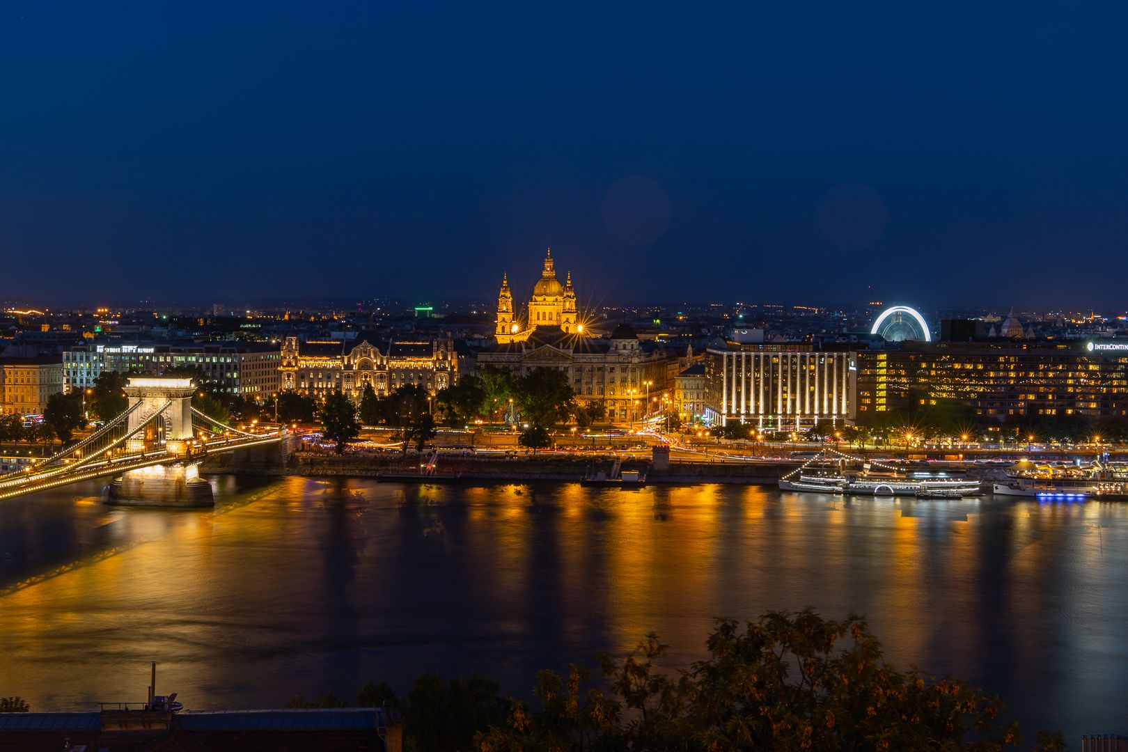 Chain Bridge, Parliament and St. Stephans Basilika, Hungary