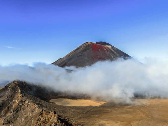 Mt Ngauruhoe (Tongariro alpine crossing)