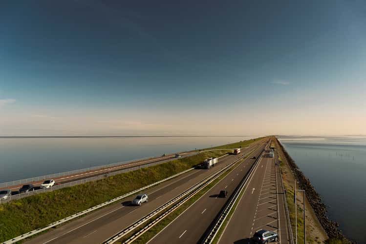 Afsluitdijk - Vlietermonument