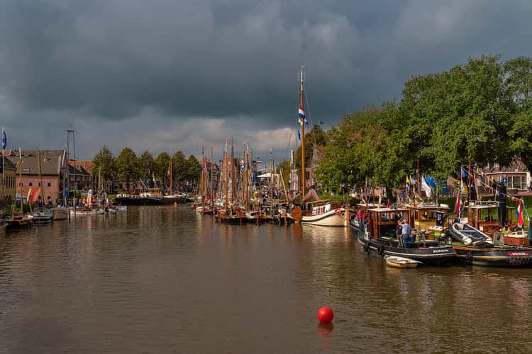 boats and ships in Dokkum