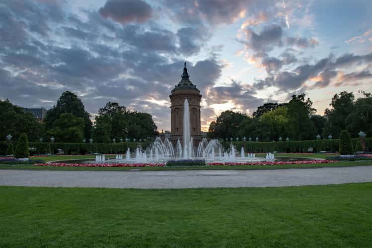 Friedrichsplatz / Wasserturm